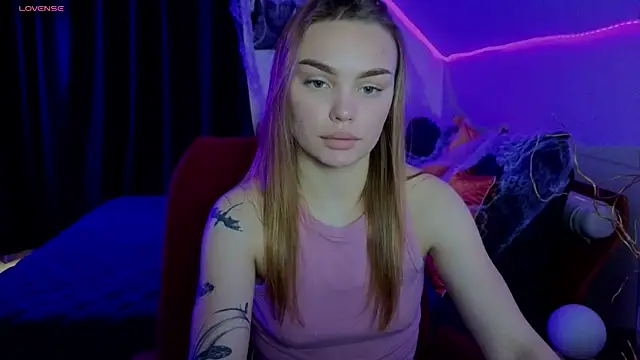 KitsyMoore online show from October 2025 01:10:02 PM