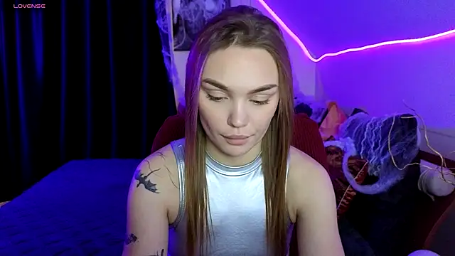 KitsyMoore online show from October 2025 01:08:01 PM