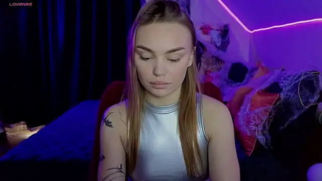 KitsyMoore online show from October 2025 01:12:02 PM