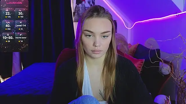 KitsyMoore online show from October 2025 01:13:02 PM