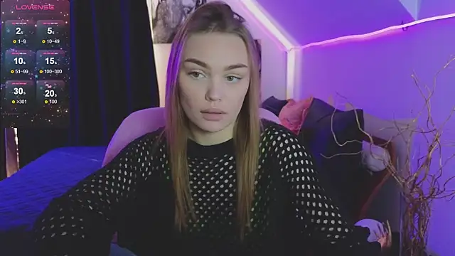 KitsyMoore online show from October 2025 01:13:01 PM