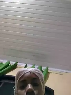 Barbiefox24 online show from November 2025 07:13:02 PM