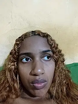 Snapshot of Barbiefox24 chatting on May 2026 01:37:07 AM Barbiefox24 online show from May 2026 01:37:07 AM