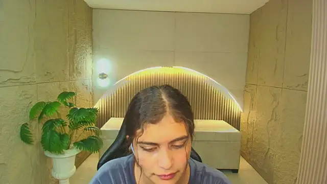 dany r  online show from December 2025 01:15:01 PM