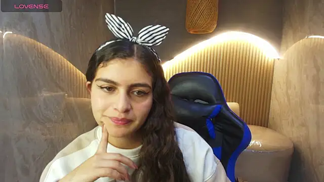 dany r  online show from October 2025 01:23:02 PM