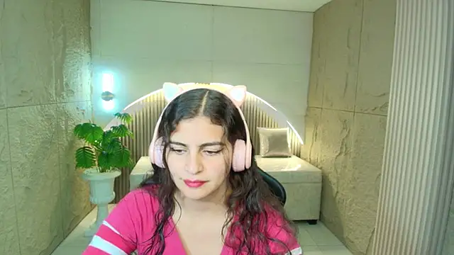 dany r  online show from February 2026 01:11:01 PM