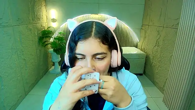 dany r  online show from March 2026 01:11:01 PM