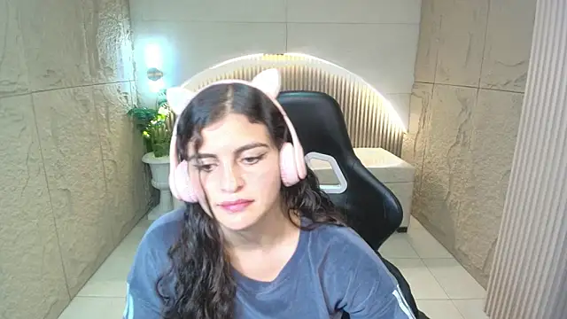 dany r  online show from March 2026 12:53:02 PM