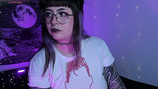 Hallucigenia  online show from February 2026 07:02:01 PM