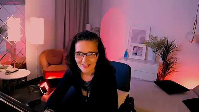 Irene Marlow online show from September 2025 02:01:02 PM