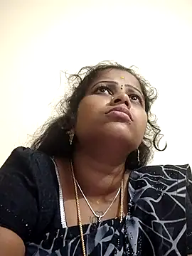 Snapshot of sweetqueen143 chatting on October 2025 04:40:02 PM sweetqueen143 online show from October 2025 04:40:02 PM