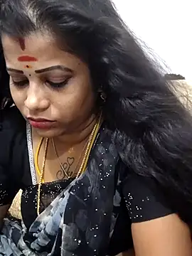 sweetqueen143 online show from April 2026 06:46:01 PM