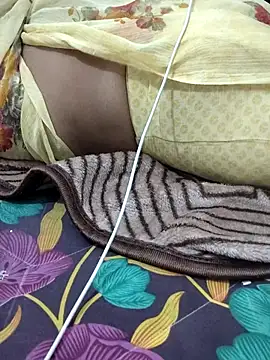 sweetqueen143 online show from April 2026 05:03:01 AM