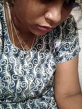Snapshot of sweetqueen143 chatting on September 2025 03:51:01 PM sweetqueen143 online show from September 2025 03:51:01 PM