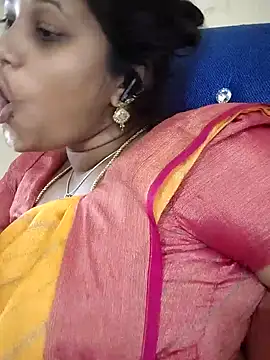 sweetqueen143 online show from November 2025 04:55:01 AM