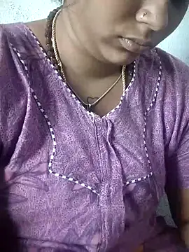 sweetqueen143 online show from December 2025 07:13:02 AM