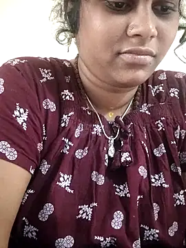 sweetqueen143 online show from November 2025 04:05:01 AM