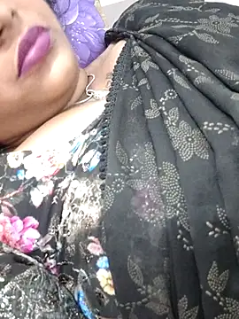 sweetqueen143 online show from February 2026 06:42:01 PM