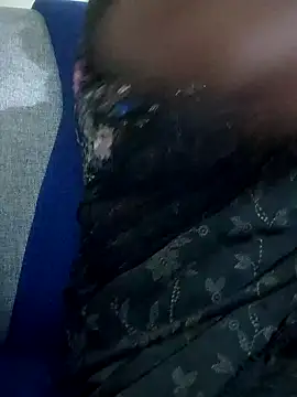 sweetqueen143 online show from November 2025 04:46:01 PM