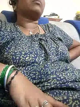 sweetqueen143 online show from January 2026 05:39:01 PM