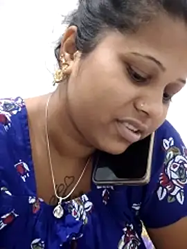 sweetqueen143 online show from February 2026 04:37:01 PM