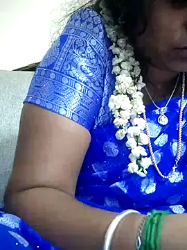 Snapshot of sweetqueen143 chatting on October 2025 06:30:01 PM sweetqueen143 online show from October 2025 06:30:01 PM