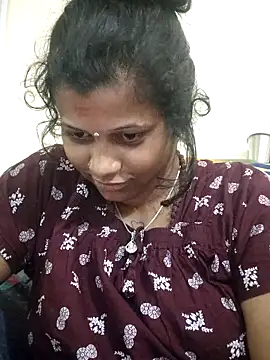 sweetqueen143 online show from November 2025 04:11:01 PM