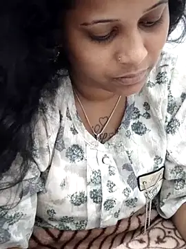 sweetqueen143 online show from February 2026 04:37:02 AM