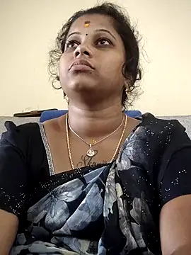 Snapshot of sweetqueen143 chatting on October 2025 06:15:01 AM sweetqueen143 online show from October 2025 06:15:01 AM