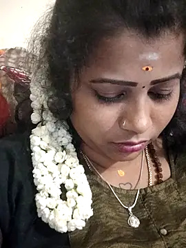 sweetqueen143 online show from November 2025 06:22:01 PM