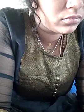 sweetqueen143 online show from November 2025 06:28:02 AM