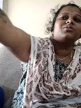 sweetqueen143 online show from November 2025 05:50:01 AM