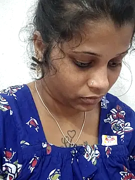 sweetqueen143 online show from February 2026 06:13:02 AM