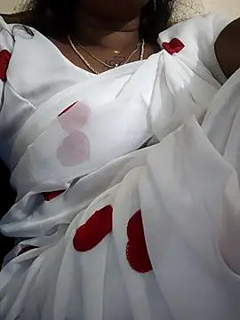 sweetqueen143 online show from November 2025 01:38:02 PM