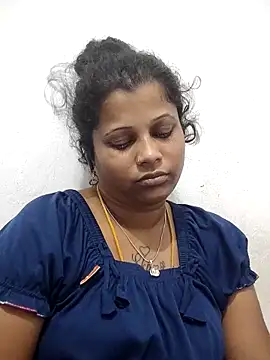 sweetqueen143 online show from March 2026 07:16:01 PM