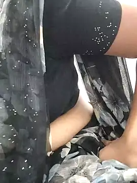 sweetqueen143 online show from April 2026 03:13:02 AM