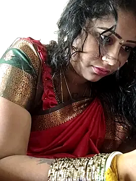 Snapshot of sweetqueen143 chatting on October 2025 04:00:01 AM sweetqueen143 online show from October 2025 04:00:01 AM