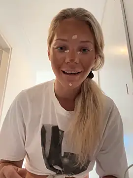 Bellablows online show from October 2025 04:29:02 PM