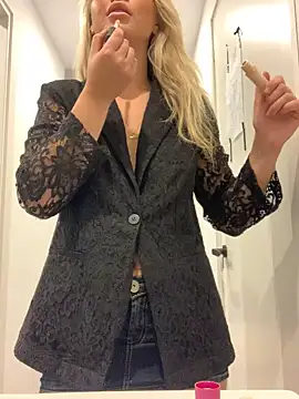 Bellablows online show from October 2025 03:23:02 PM