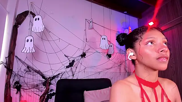 Snapshot of natalia_blue chatting on November 2025 05:39:01 PM natalia blue online show from November 2025 05:39:01 PM