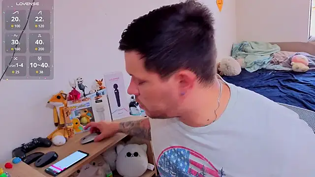 Snapshot of ryden_01 chatting on November 2025 04:11:02 PM ryden 01 online show from November 2025 04:11:02 PM