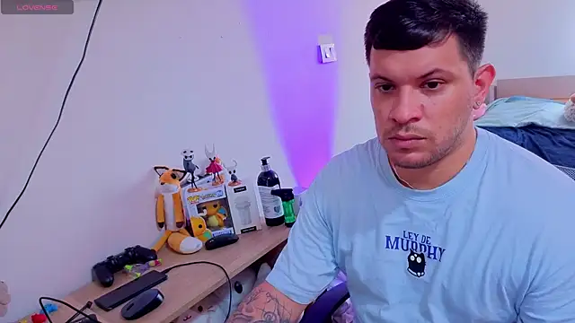 Snapshot of ryden_01 chatting on October 2025 04:26:02 PM ryden 01 online show from October 2025 04:26:02 PM