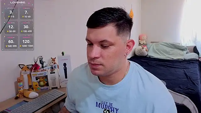 Snapshot of ryden_01 chatting on November 2025 04:32:01 PM ryden 01 online show from November 2025 04:32:01 PM