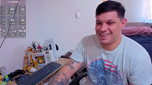 Snapshot of ryden_01 chatting on November 2025 04:06:02 PM ryden 01 online show from November 2025 04:06:02 PM