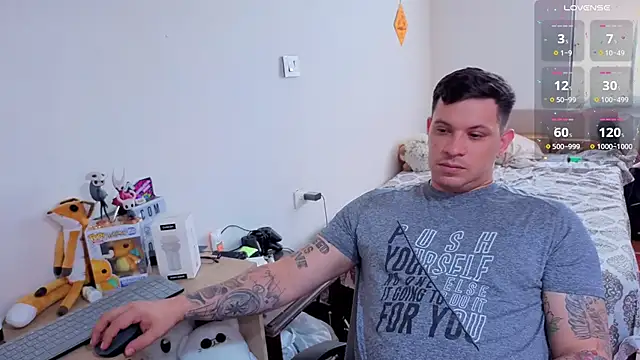 Snapshot of ryden_01 chatting on October 2025 04:40:02 PM ryden 01 online show from October 2025 04:40:02 PM