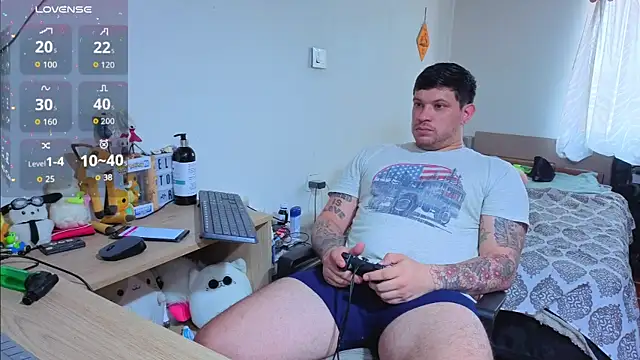 Snapshot of ryden_01 chatting on December 2025 10:01:02 PM ryden 01 online show from December 2025 10:01:02 PM