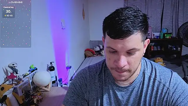 Snapshot of ryden_01 chatting on March 2026 12:40:01 AM ryden 01 online show from March 2026 12:40:01 AM