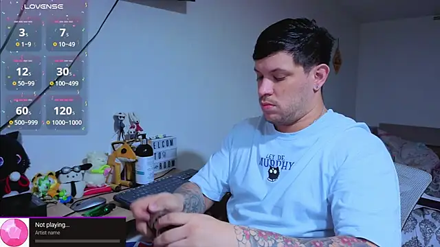 Snapshot of ryden_01 chatting on December 2025 11:40:01 PM ryden 01 online show from December 2025 11:40:01 PM