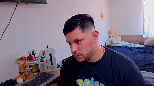 Snapshot of ryden_01 chatting on November 2025 03:49:02 PM ryden 01 online show from November 2025 03:49:02 PM