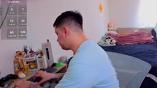 Snapshot of ryden_01 chatting on November 2025 04:22:02 PM ryden 01 online show from November 2025 04:22:02 PM